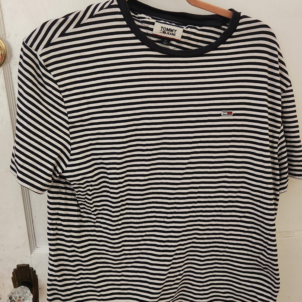 Tommy Hilfiger Tommy Jeans Size Large Black and White Striped Shirt